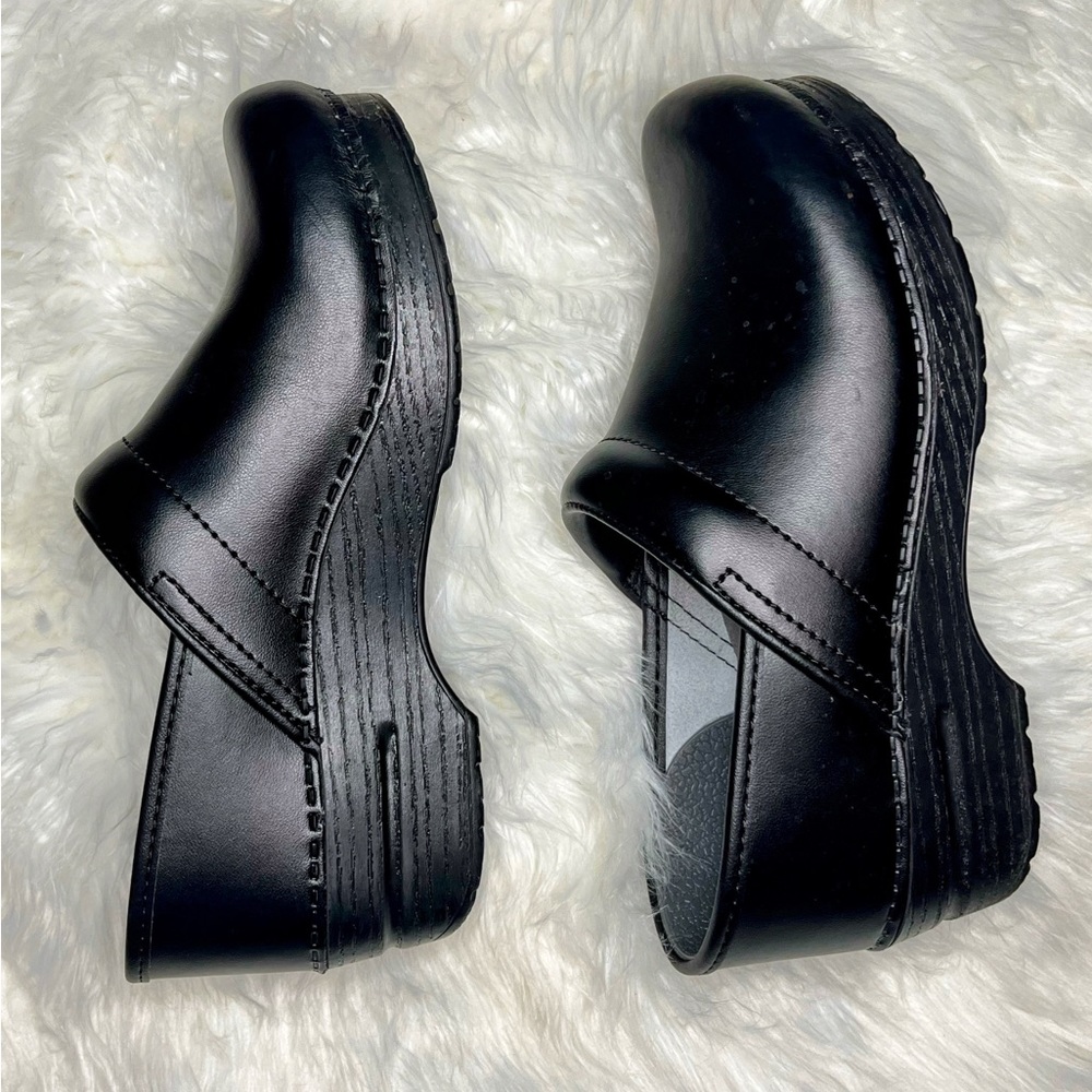 Dansko Professional Black Leather Clog - Picture 2 of 13